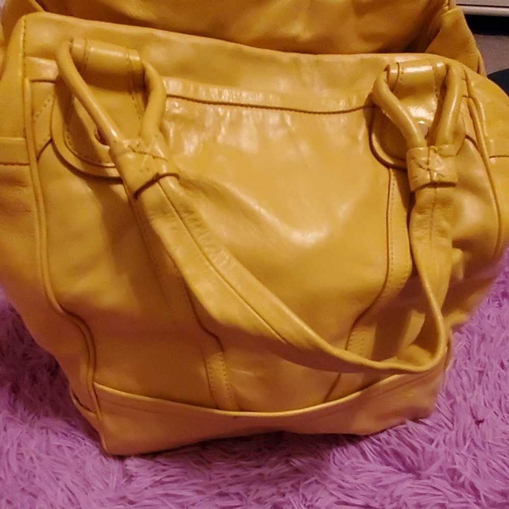 Authentic Tre Vero Handbag